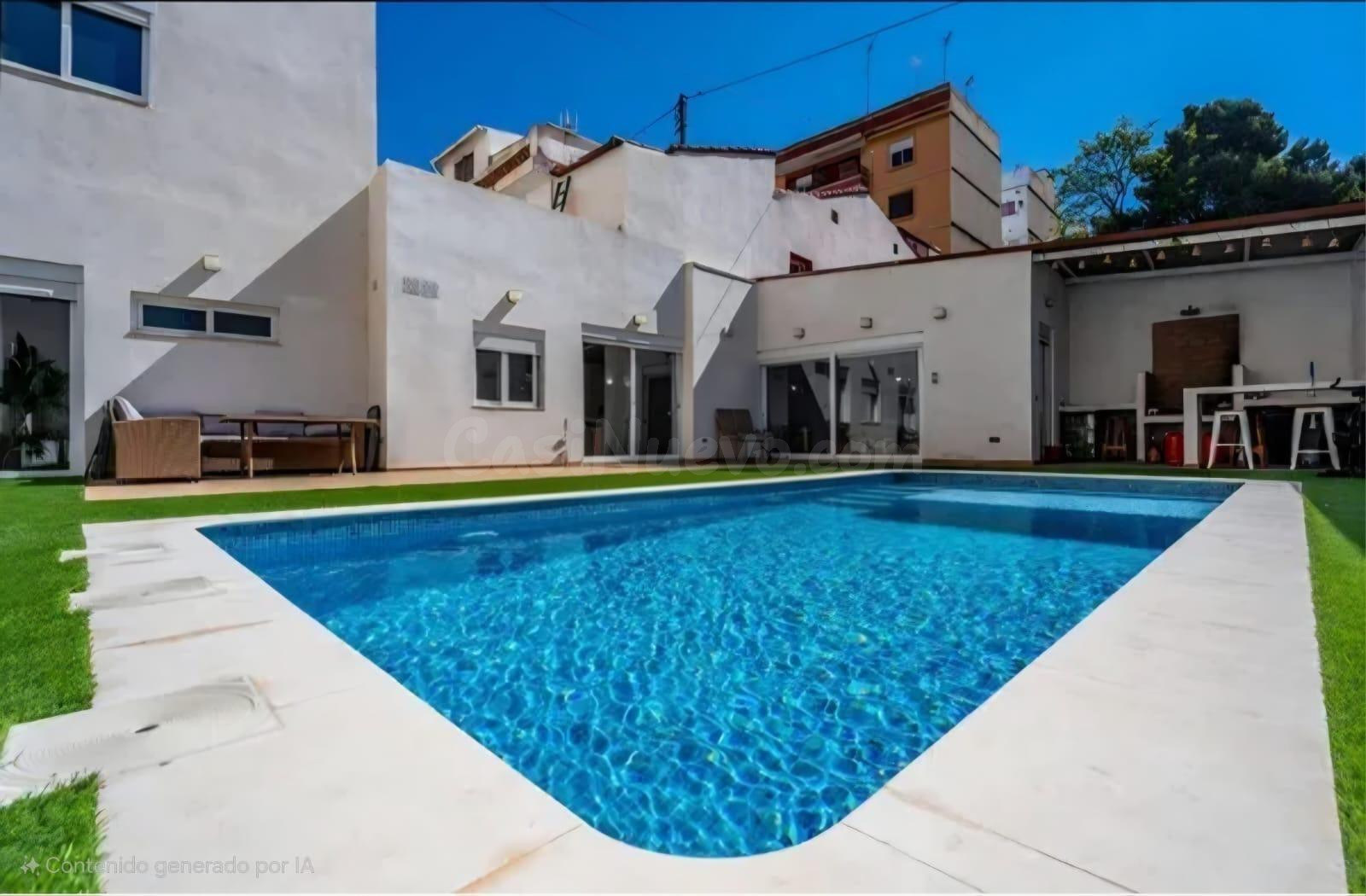 Chalet con piscina privada y garaje en Natzaret, Valencia