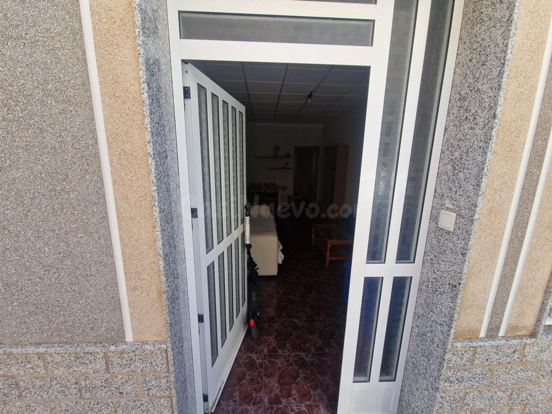 CASA AMPLIA DE 4 habitaciones AL LADO DE LA estación DE AUTOBUSES