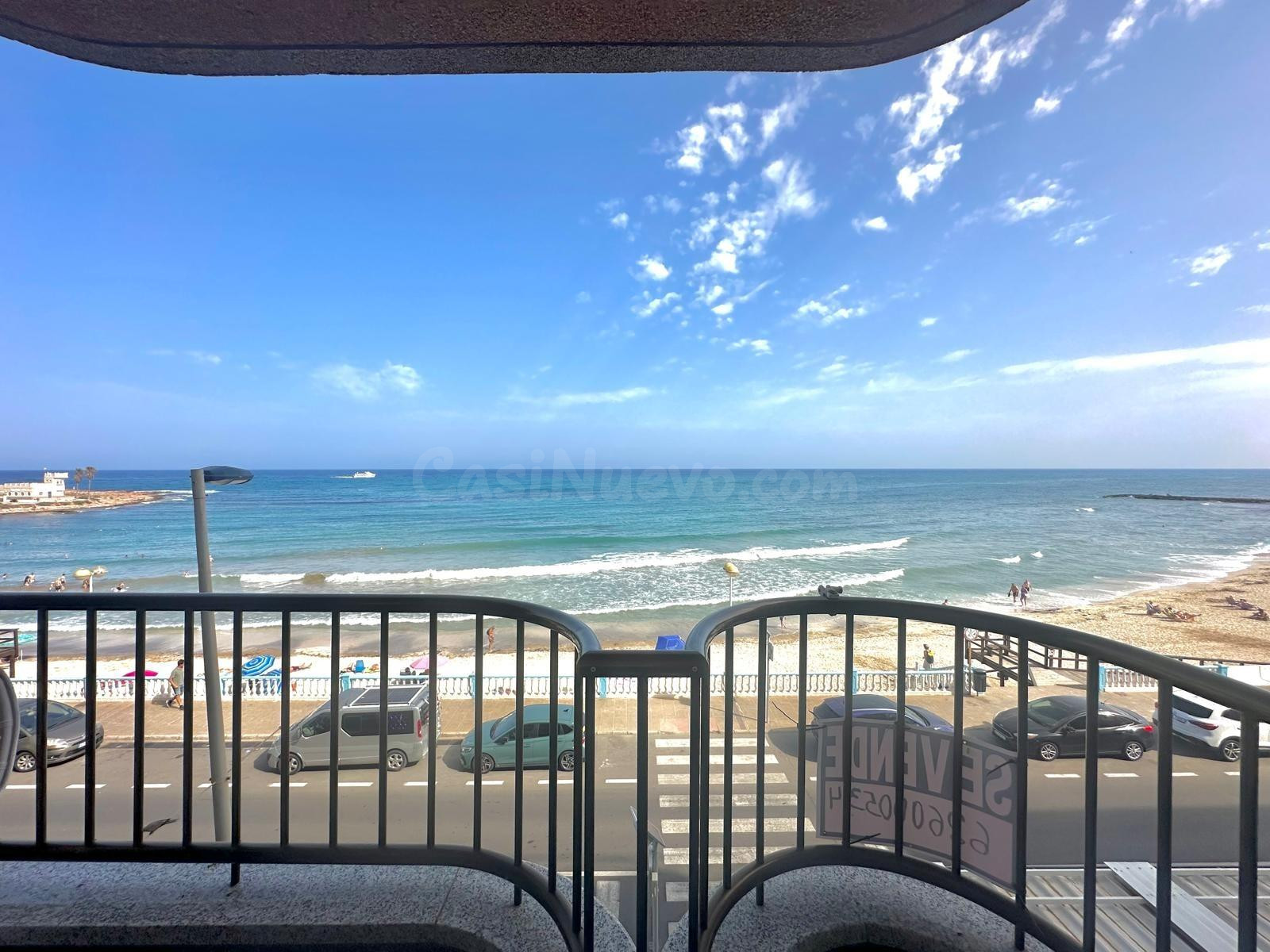 PISO EN PRIMERA LINEA DE PLAYA DE LOS LOCOS CON GARAJE