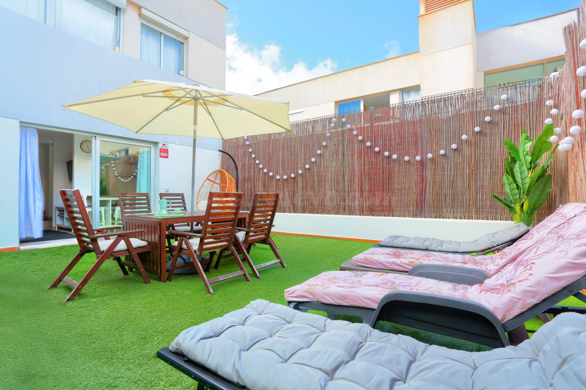 ¡Tu Nuevo Hogar en Corralejo: Dúplex con Terraza y Comodidades Inigualables!