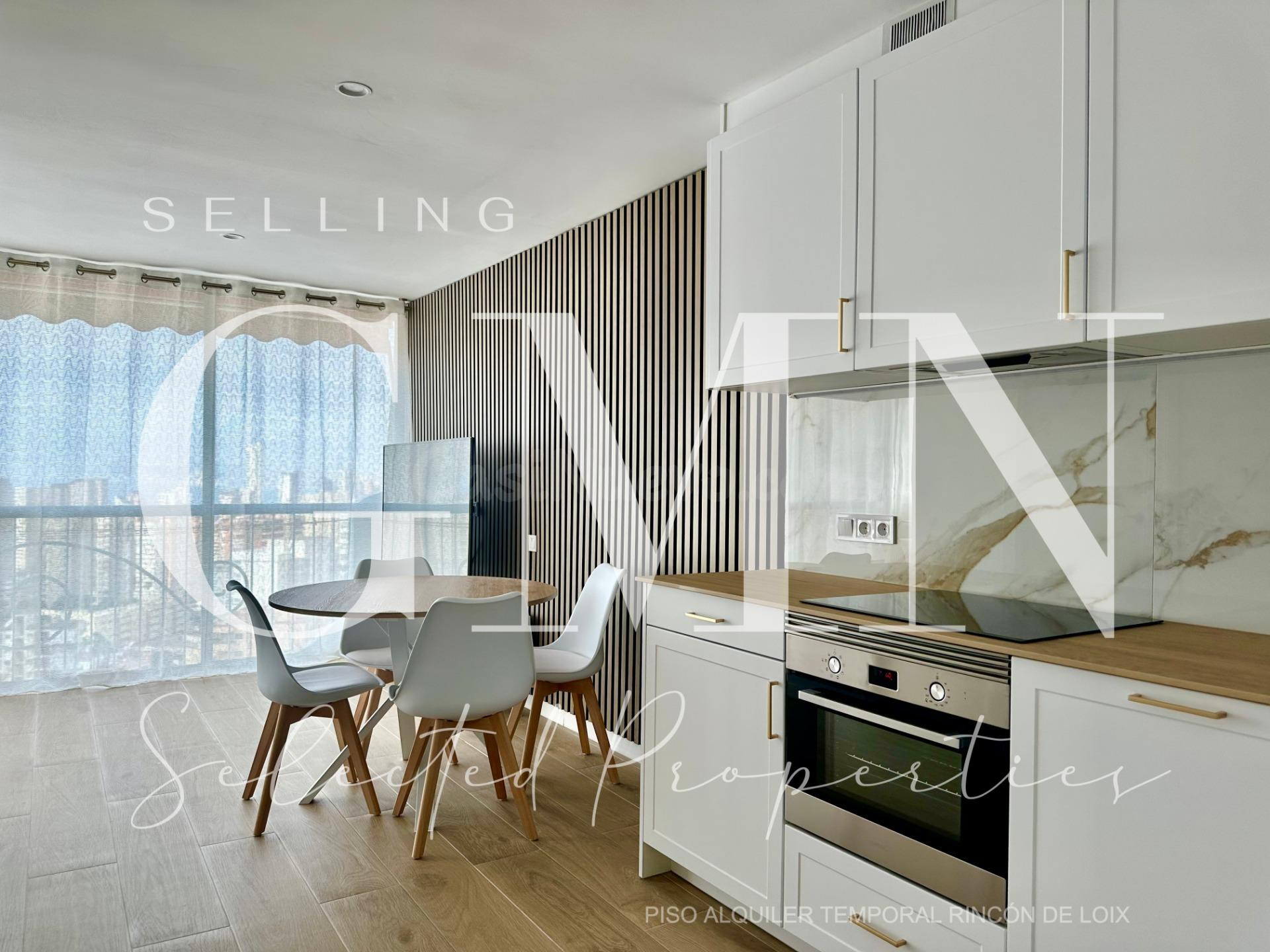 Precioso apartamento en esquina de 2 dormitorios en Benidorm