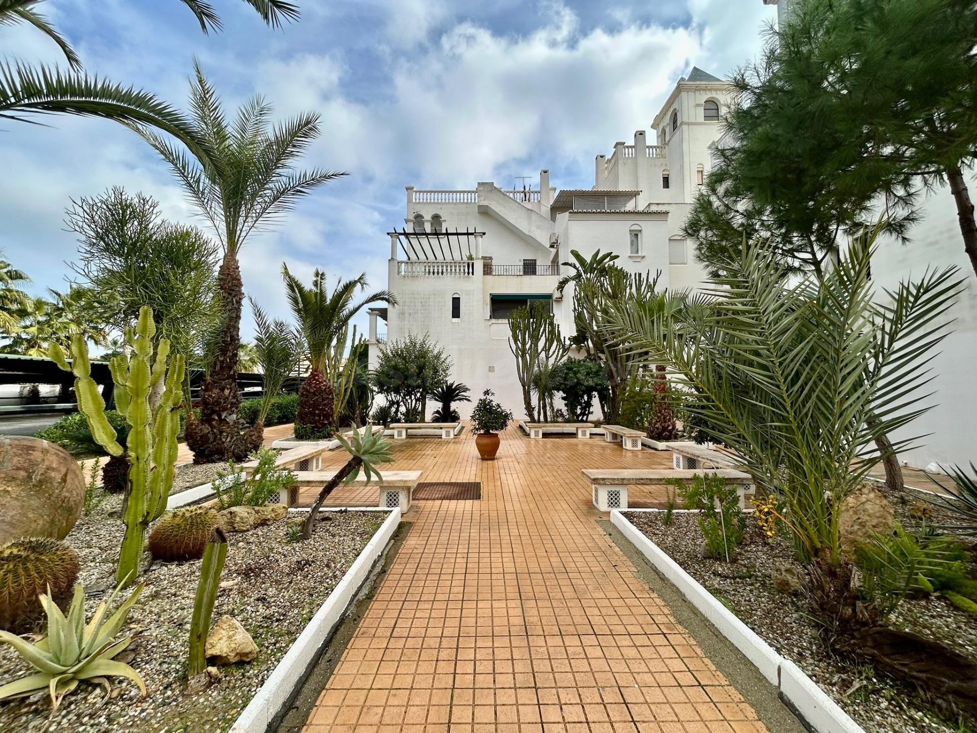 Exclusivo ático dúplex con solárium y vistas al mar en la Ur - foto 4