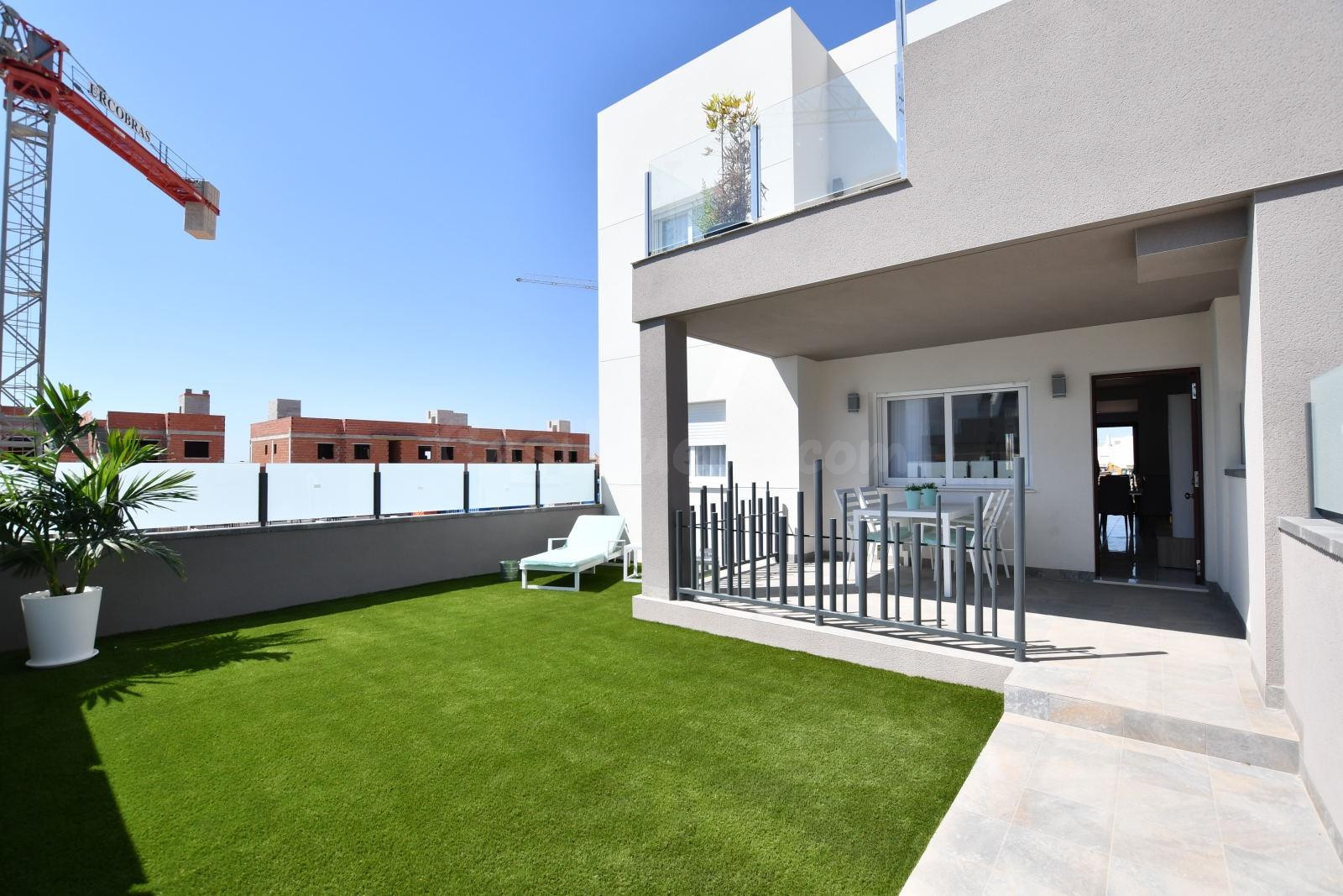 Nuevos bungalows en San Miguel de Salinas, cerca del golf