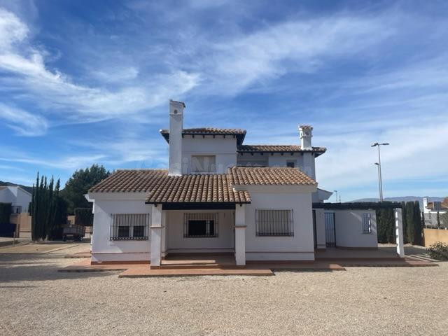 🏡 Villa de 3 dormitorios lista para entrar a vivir - 178 m2 de construcción, parcela: 850 m2