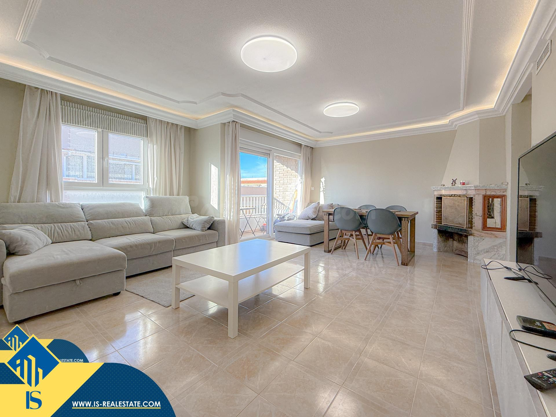Primera linea! Esplendido apartamento completamente reformado y con amplios espacios