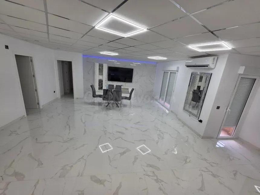 Casa reformada con patio, Alicante, Almoradí. 3 habitaciones, 360 m2, a 14 kilómetros del mar