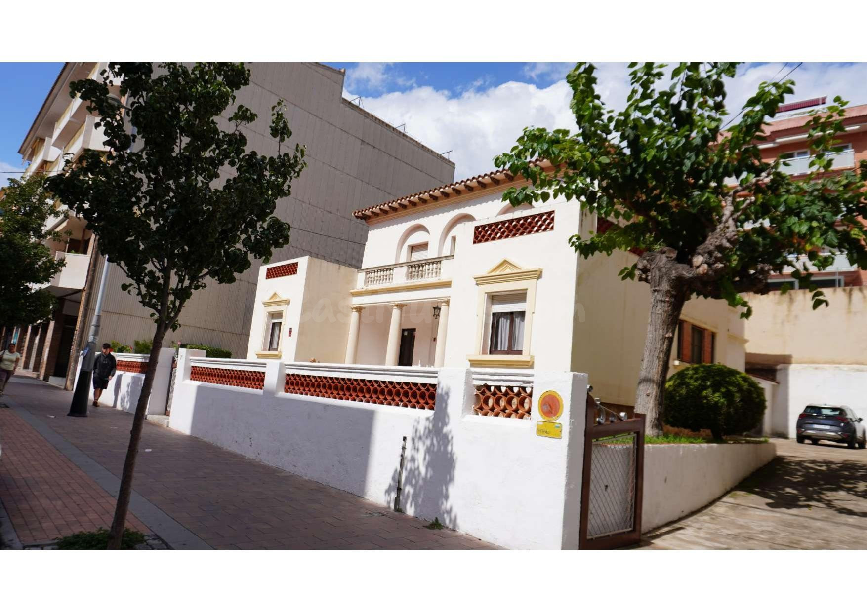 SOLAR EDIFICABLE EN CENTRO TORREDEMBARRA - foto 2