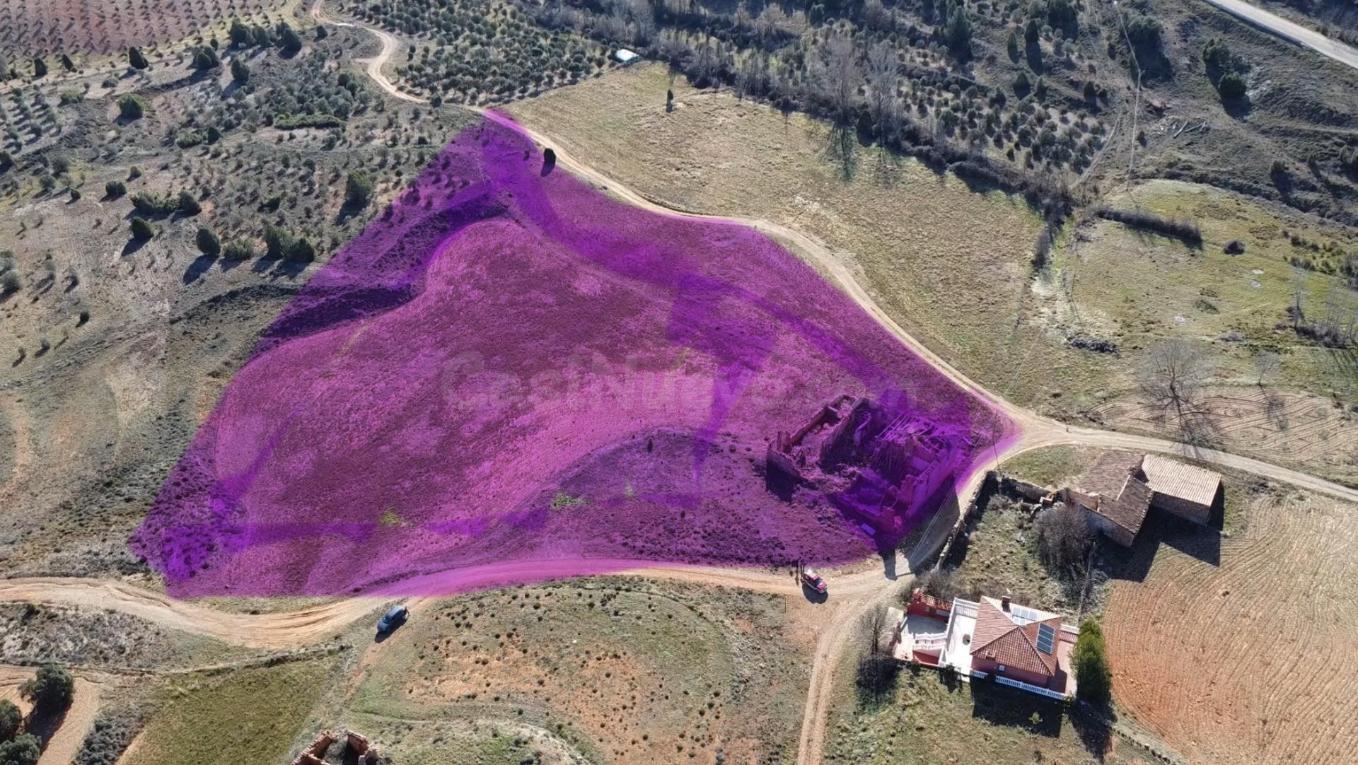 TERRENO CON EDIFICACIÓN A LA VENTA - foto 2