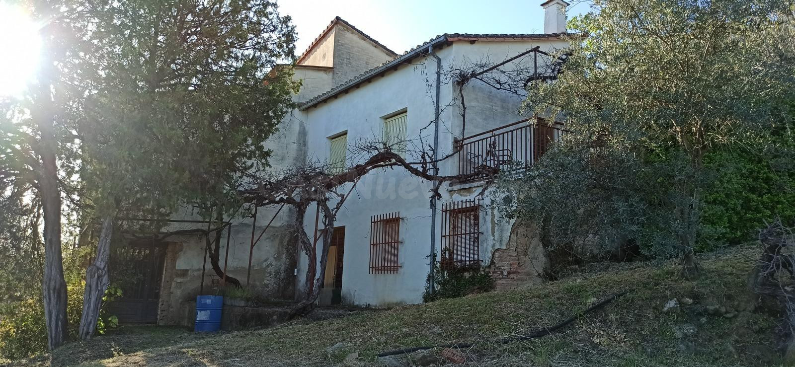 ¡Exclusiva finca rústica en Candeleda, Ávila! Naturaleza, historia y posibilidades infinitas a solo