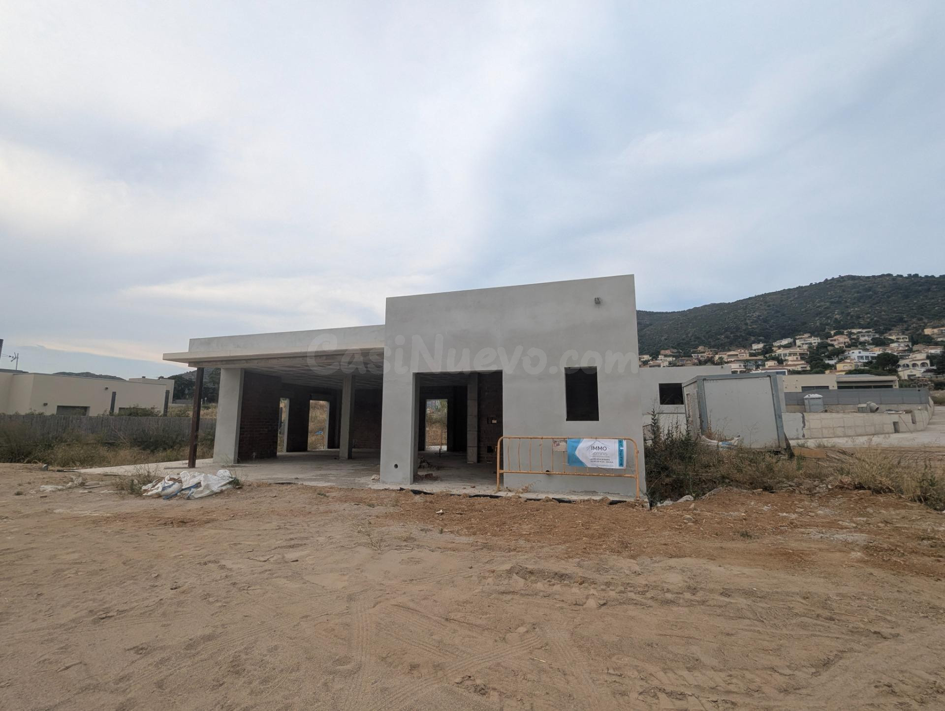 Estructura en construcción con vistas impresionantes en Mas Isaac – Palau-saverdera