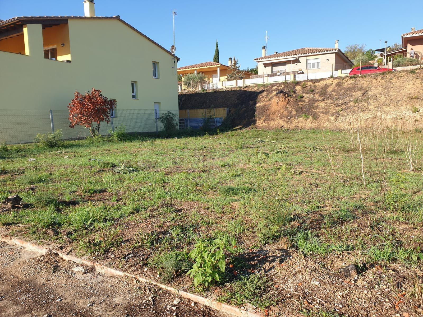 Parcela edificable de 424 m2 en la urbanización Les Roques,  - foto 3