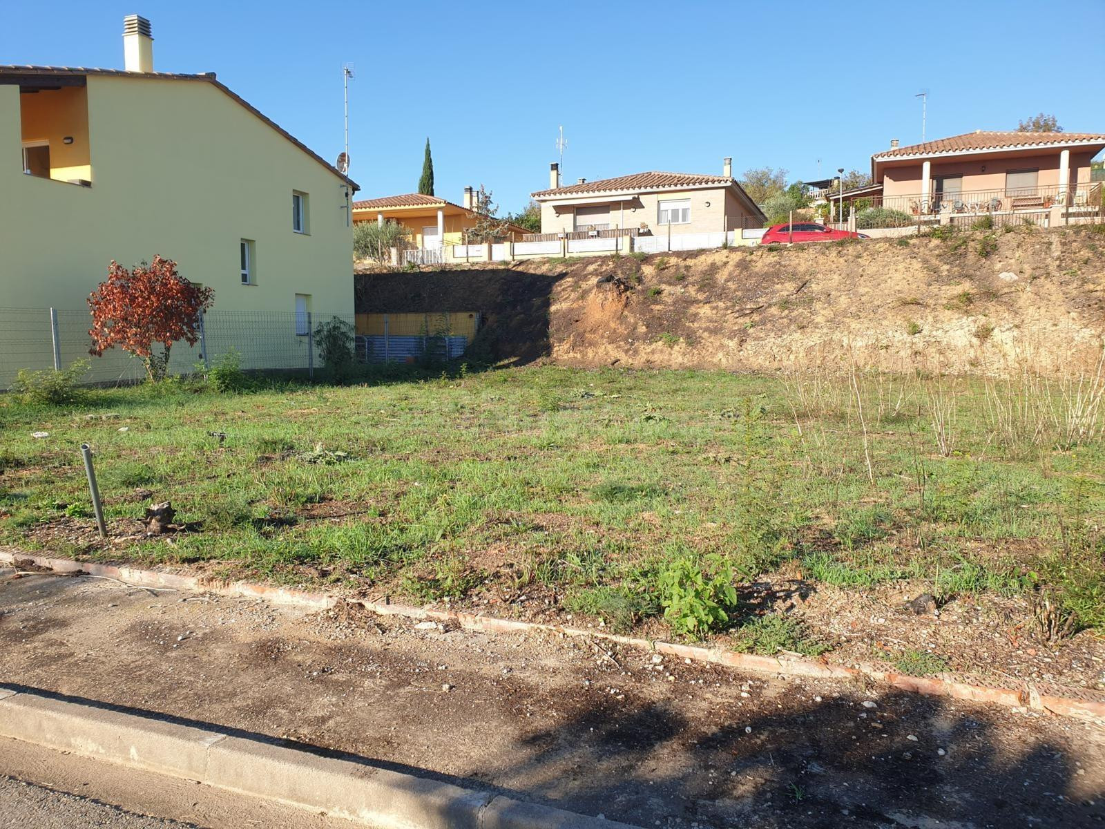 Parcela edificable de 424 m2 en la urbanización Les Roques,  - foto 4
