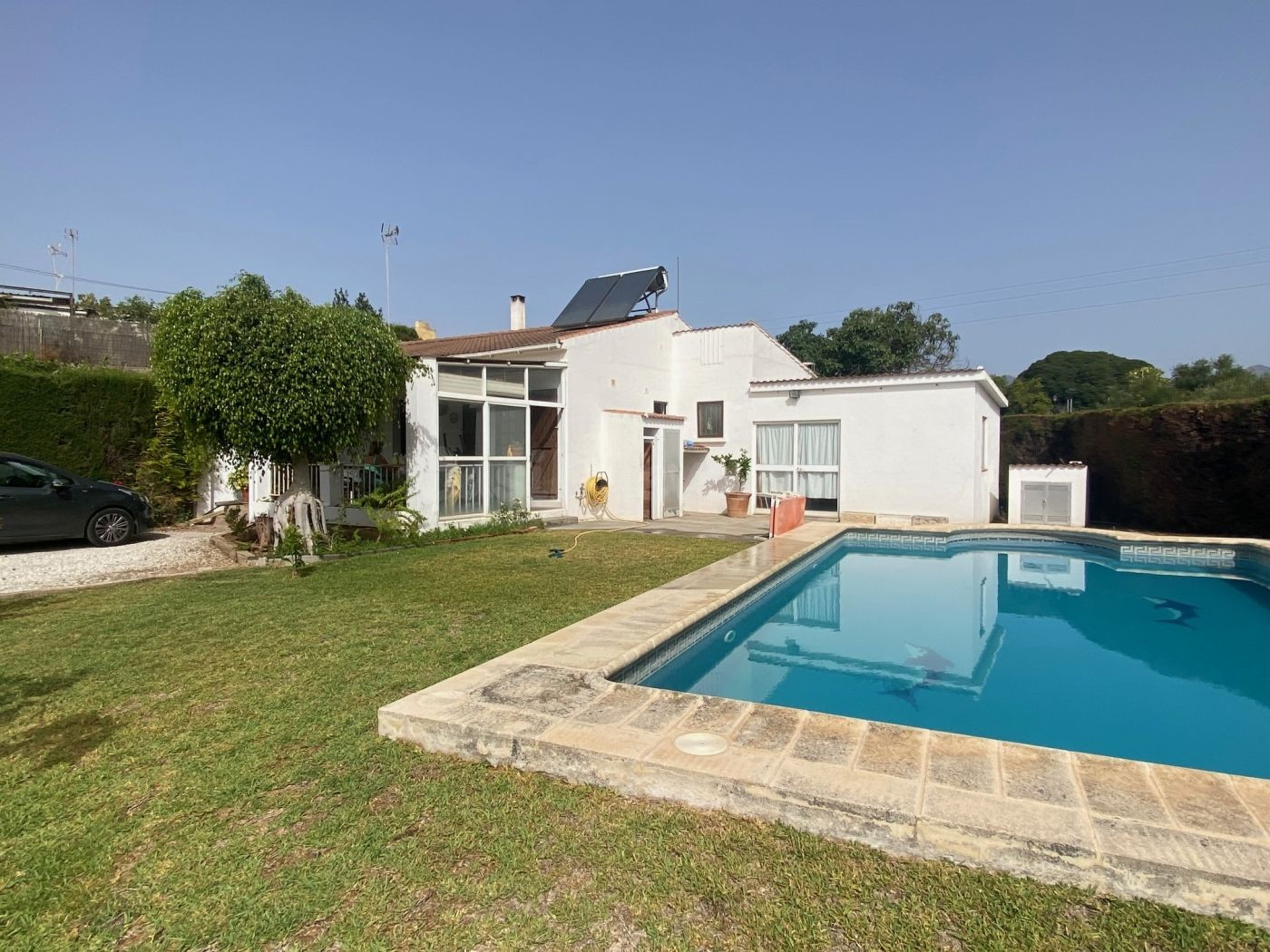 VILLA SITUADA EN LA NEW GOLDEN MILE PARA RENOVACIÓN