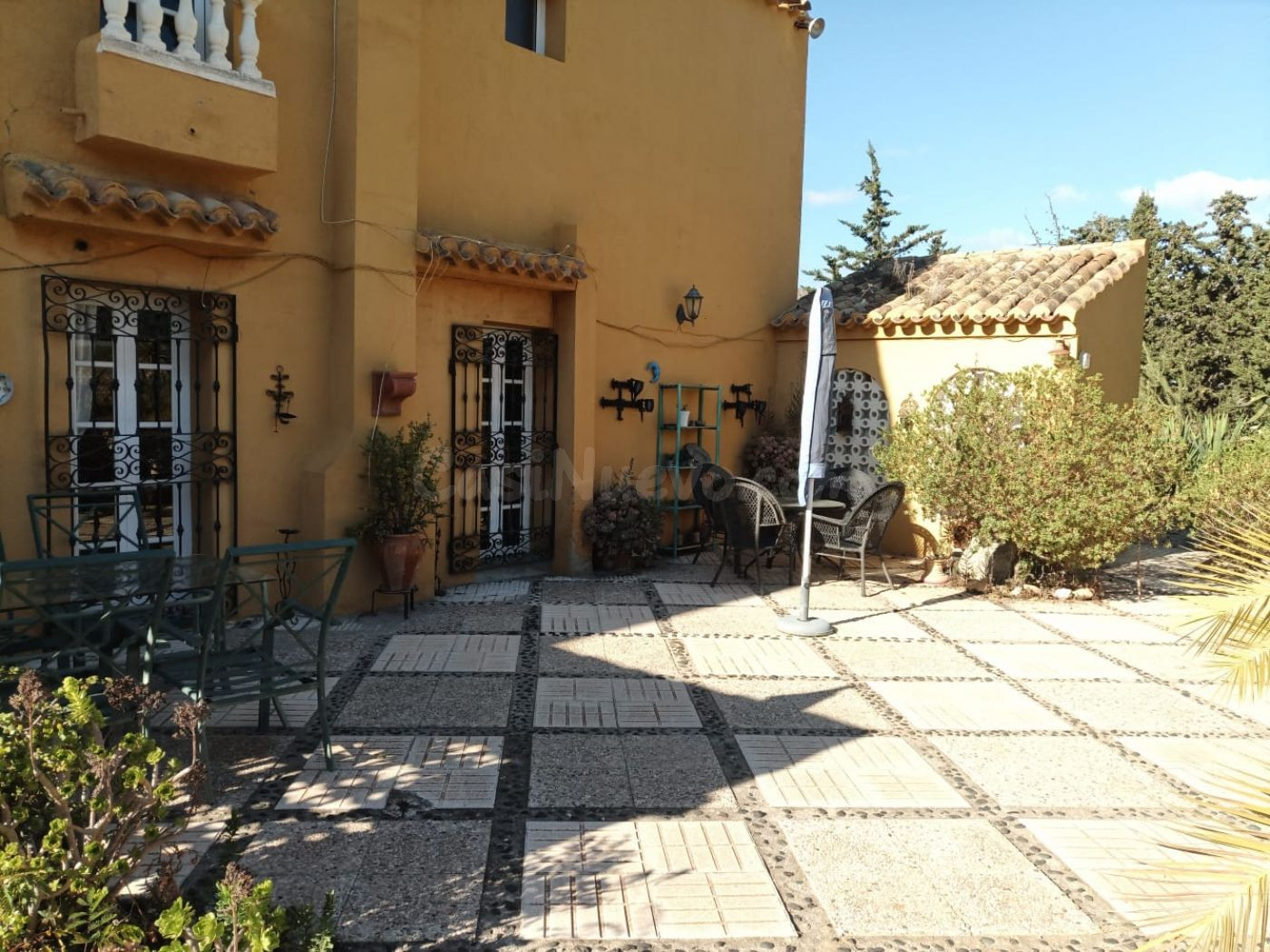 Chalet en venta en La Azohía con piscina y amplio jardín. - foto 3