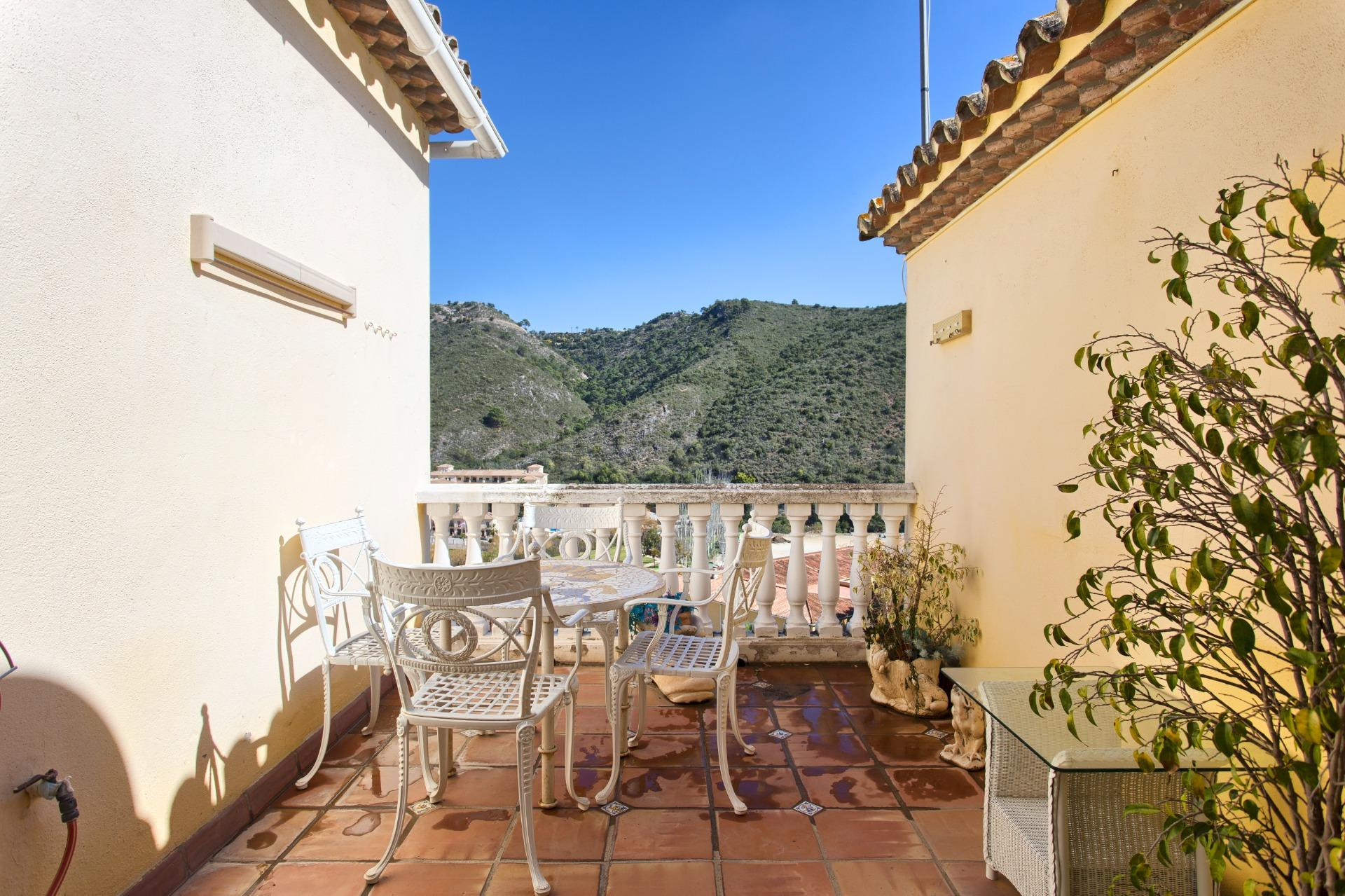 Casa adosada de 3 dormitorios en Benahavís Pueblo, Costa del - foto 4