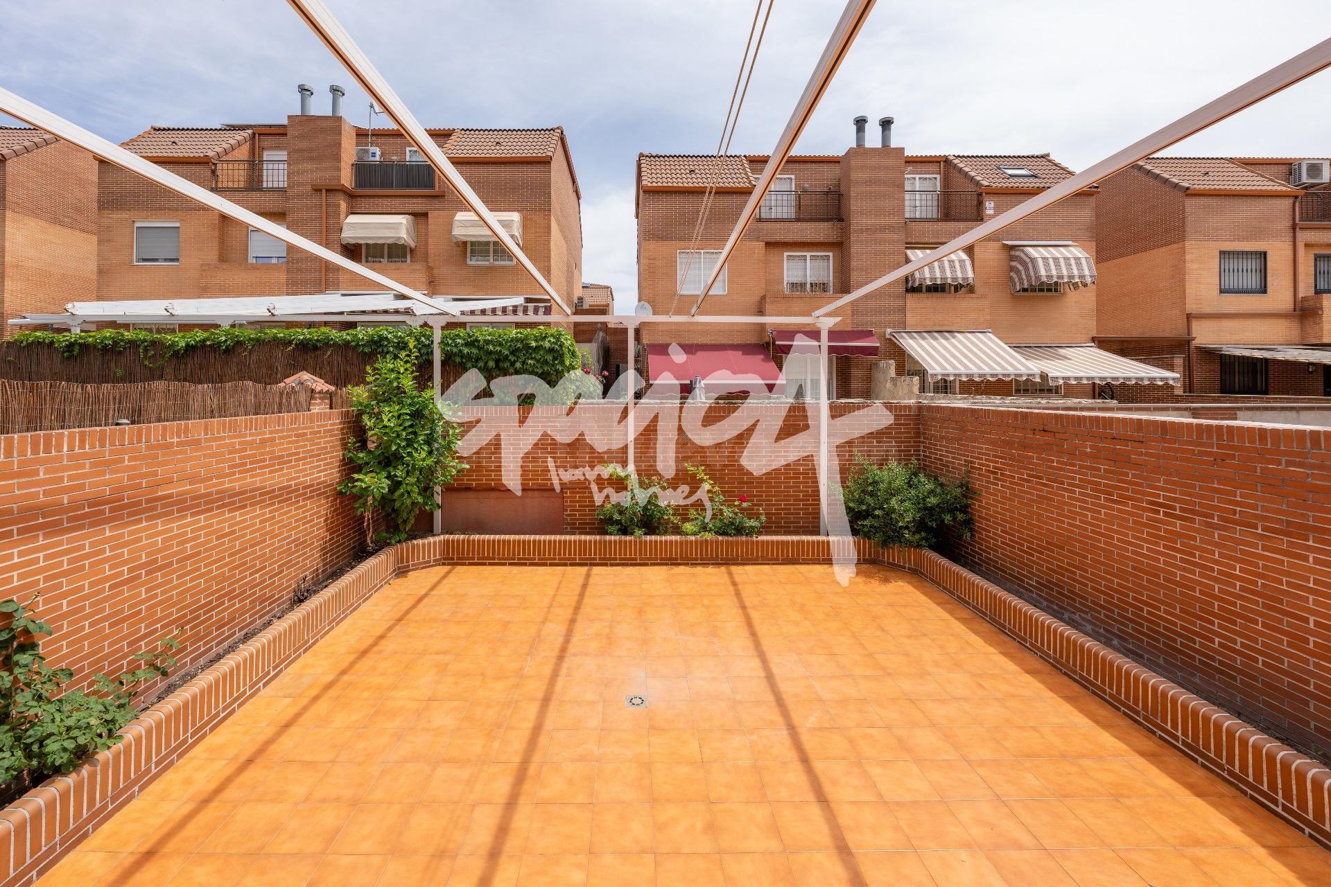 Chalet adosado en venta - foto 4