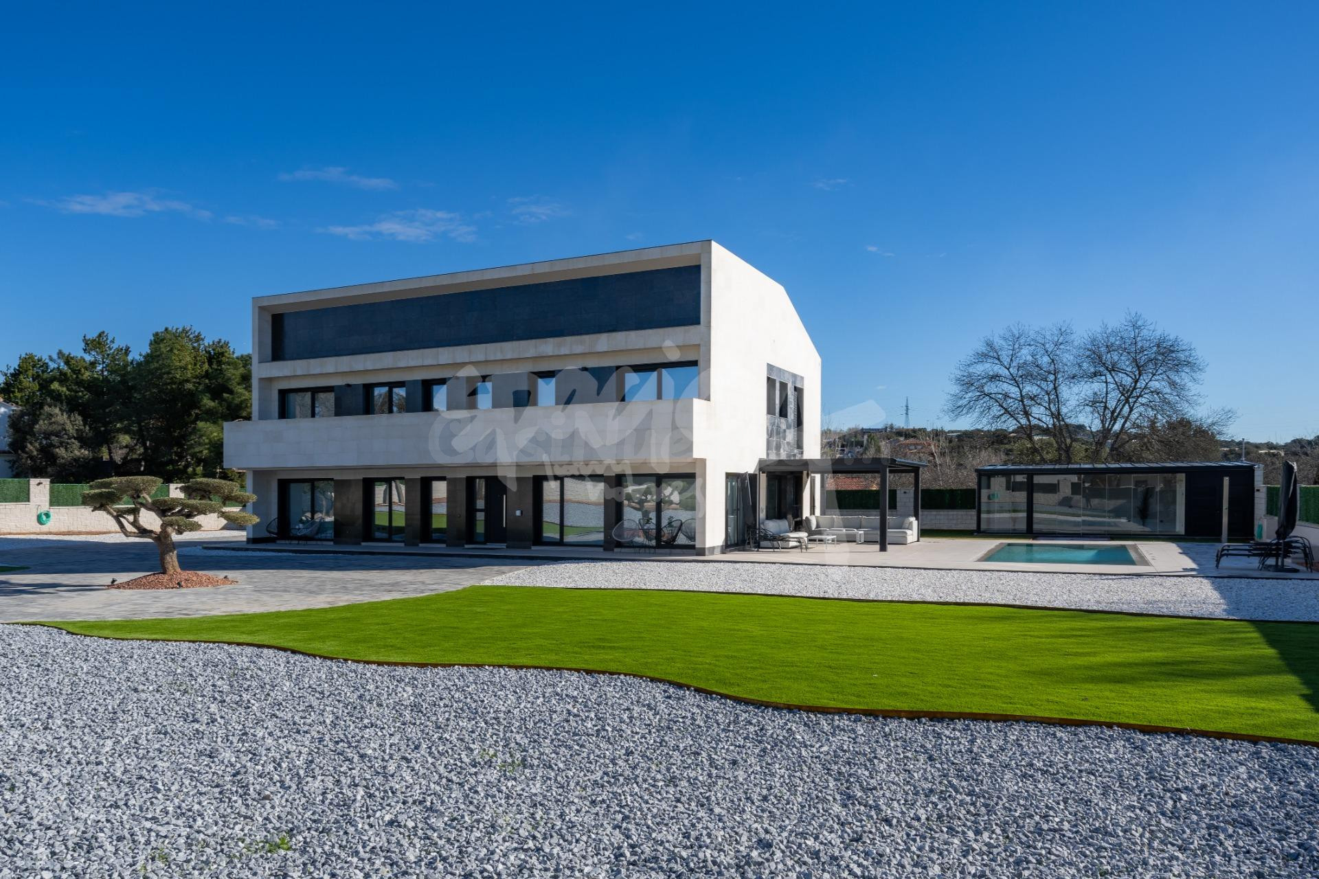 Chalet de lujo en venta en Colmenarejo con piscina climatizada