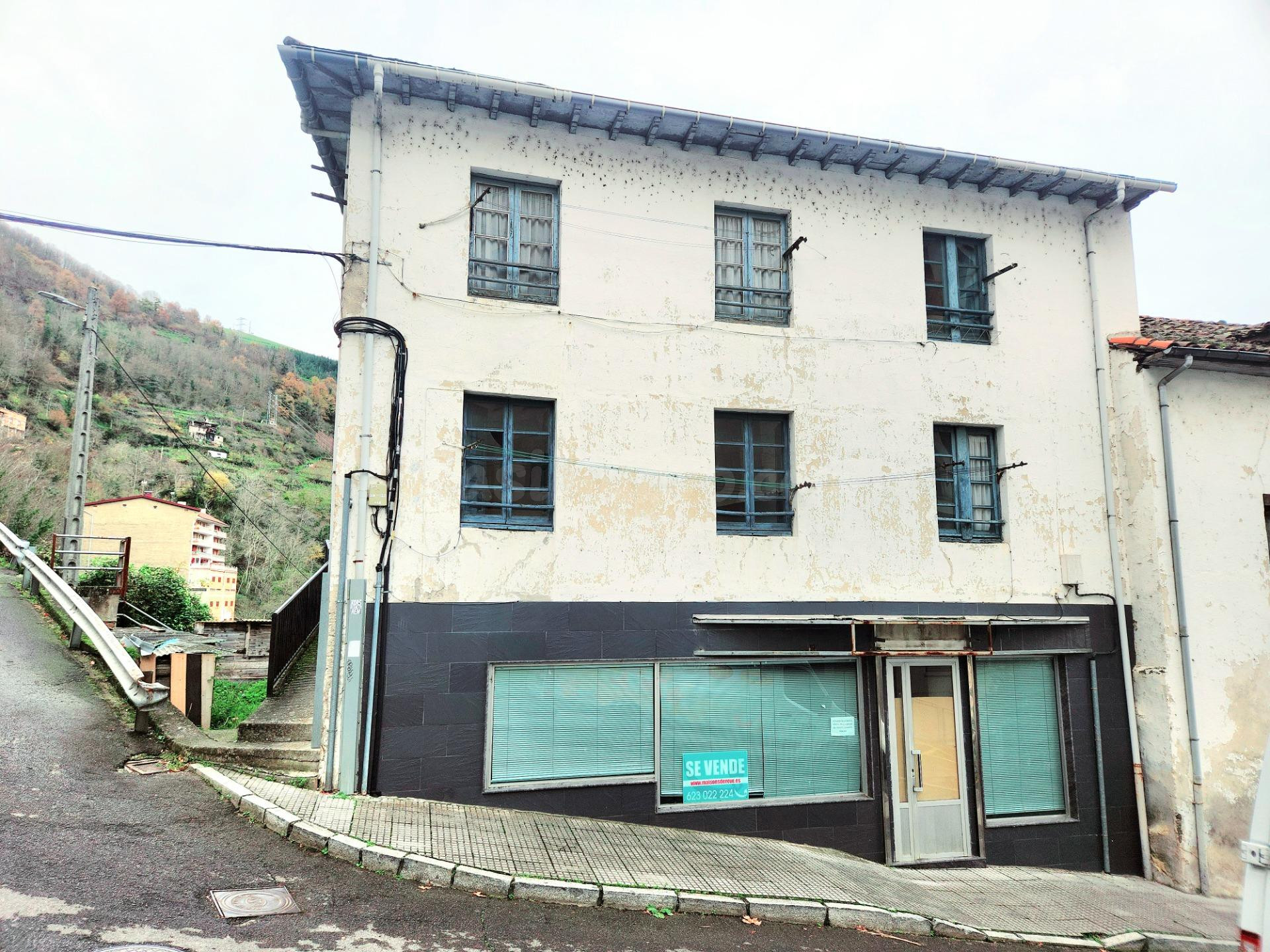 !ATENCION INVERSORES! ESTUPENDO EDIFICIO EN EL CENTRO DE CANGAS DEL NARCEA PARA REFORMAR