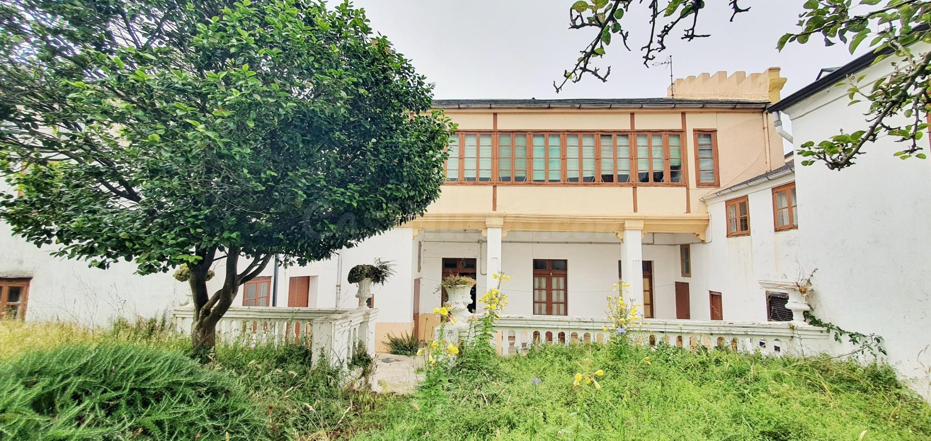 Casa Señorial con Historia y Arte en el Corazón de Tapia – ¡ - foto 2