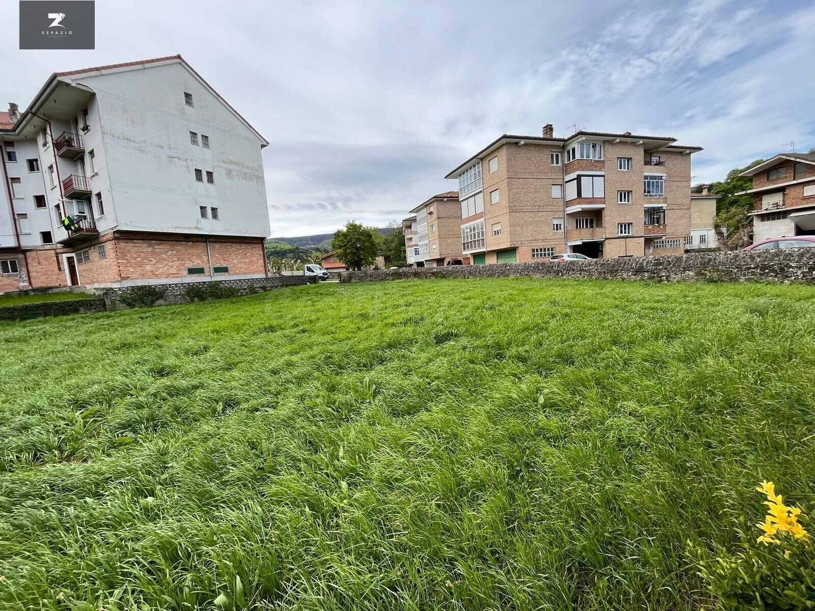 TERRENO URBANO CON VIVIENDA EN SELAYA - foto 3