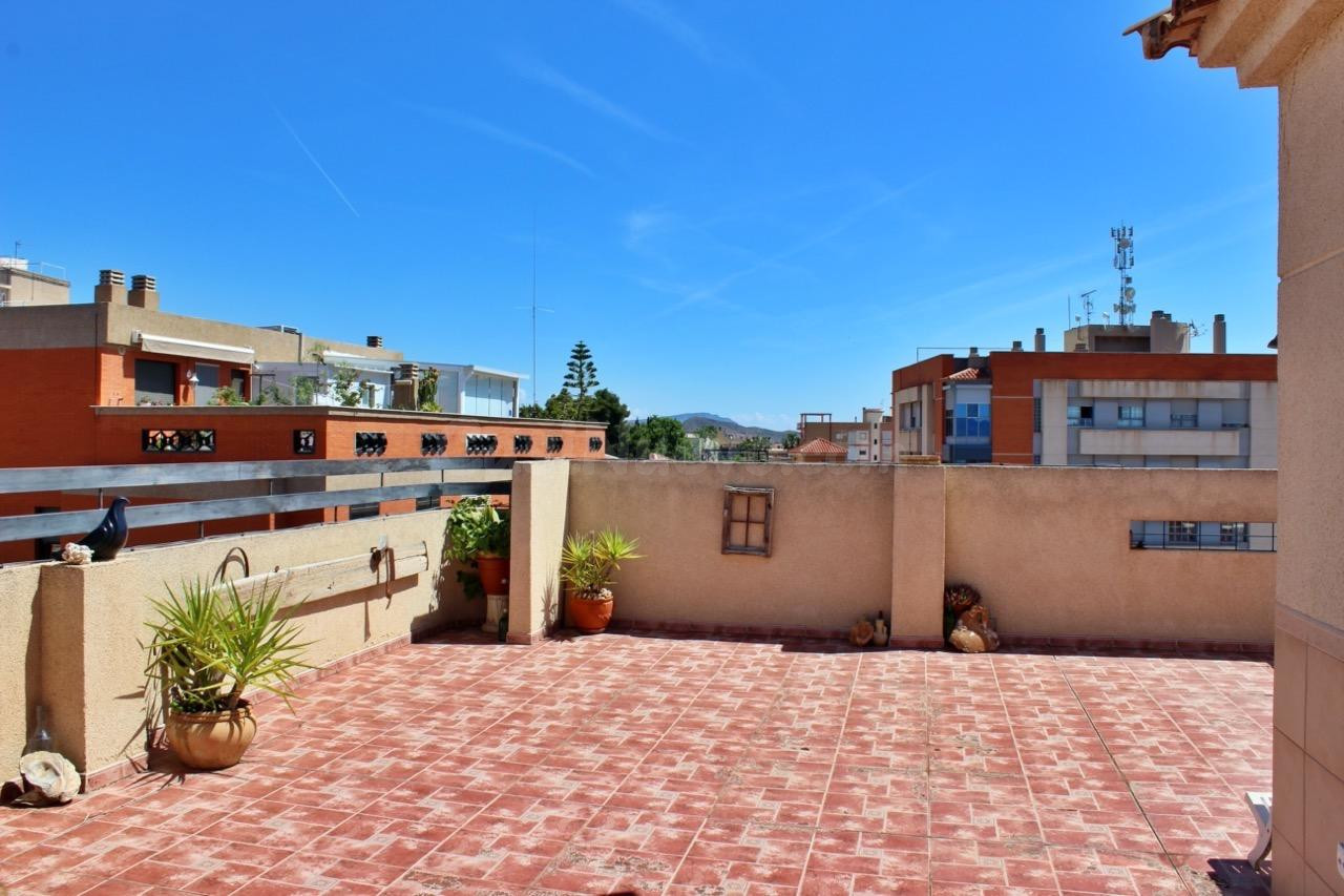 ATICO CON TERRAZA DE 113 M2 - foto 3