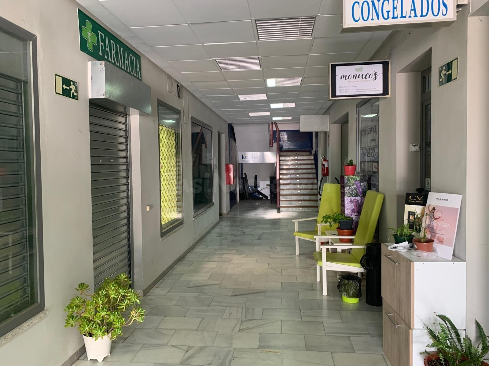 local comercial centro comercial las nieves - foto 4