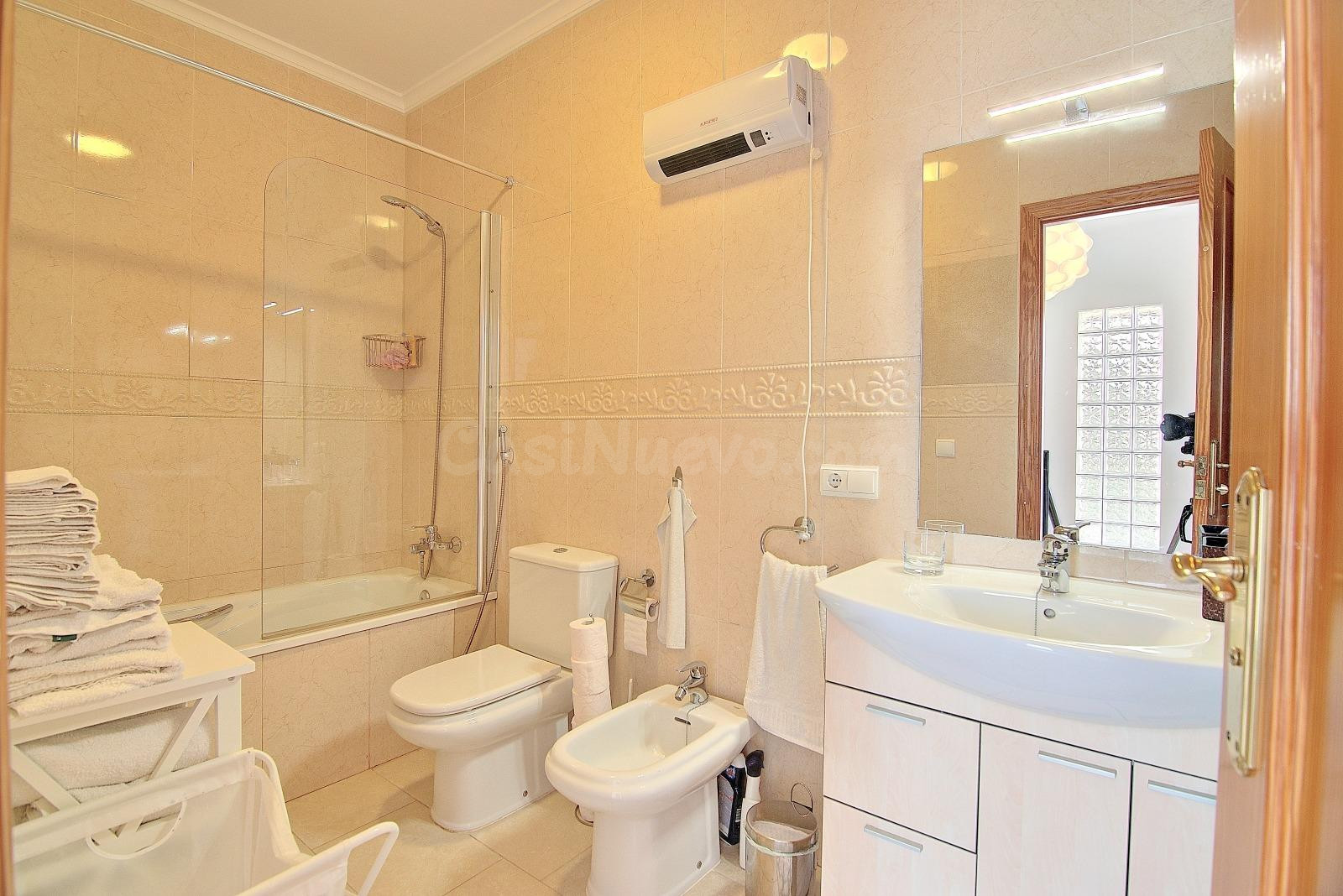 Chalet moderna en alquiler en Calpe cerca de la playa - foto 5