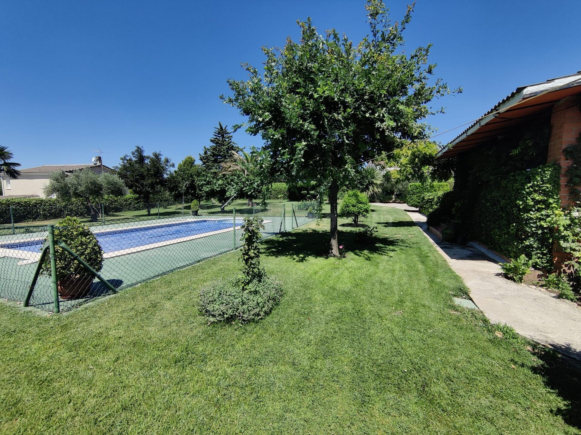 Chalet independiente en venta en El Molar - foto 3
