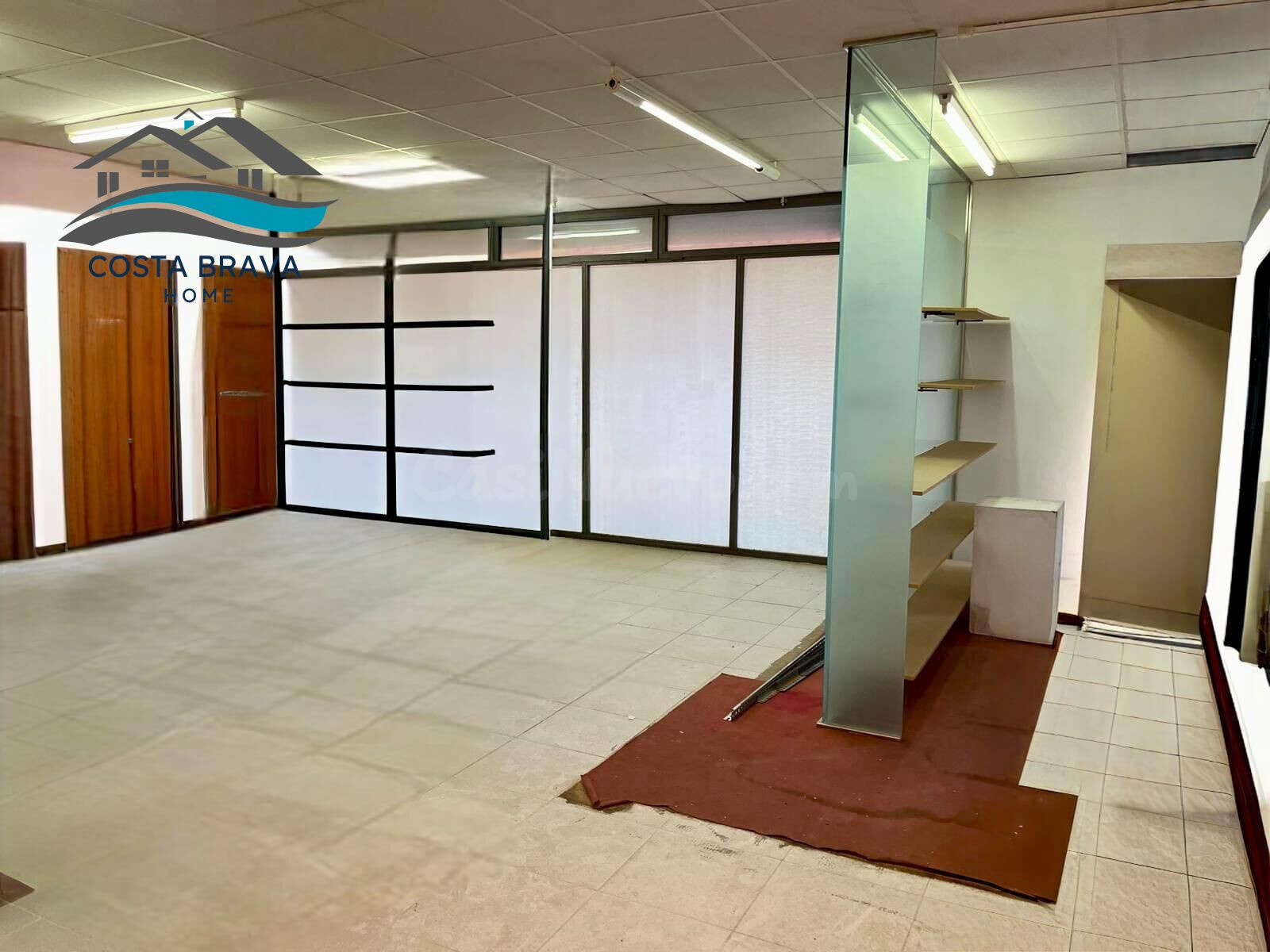 GRAN LOCAL COMERCIAL CÉNTRICO CON SALIDA DE HUMOS Y PATIO - foto 5