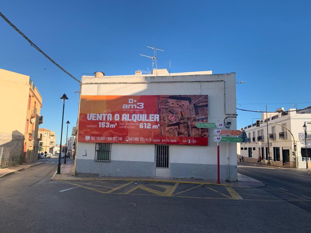 Casa más local en el centro de Vera, con todos los servicios