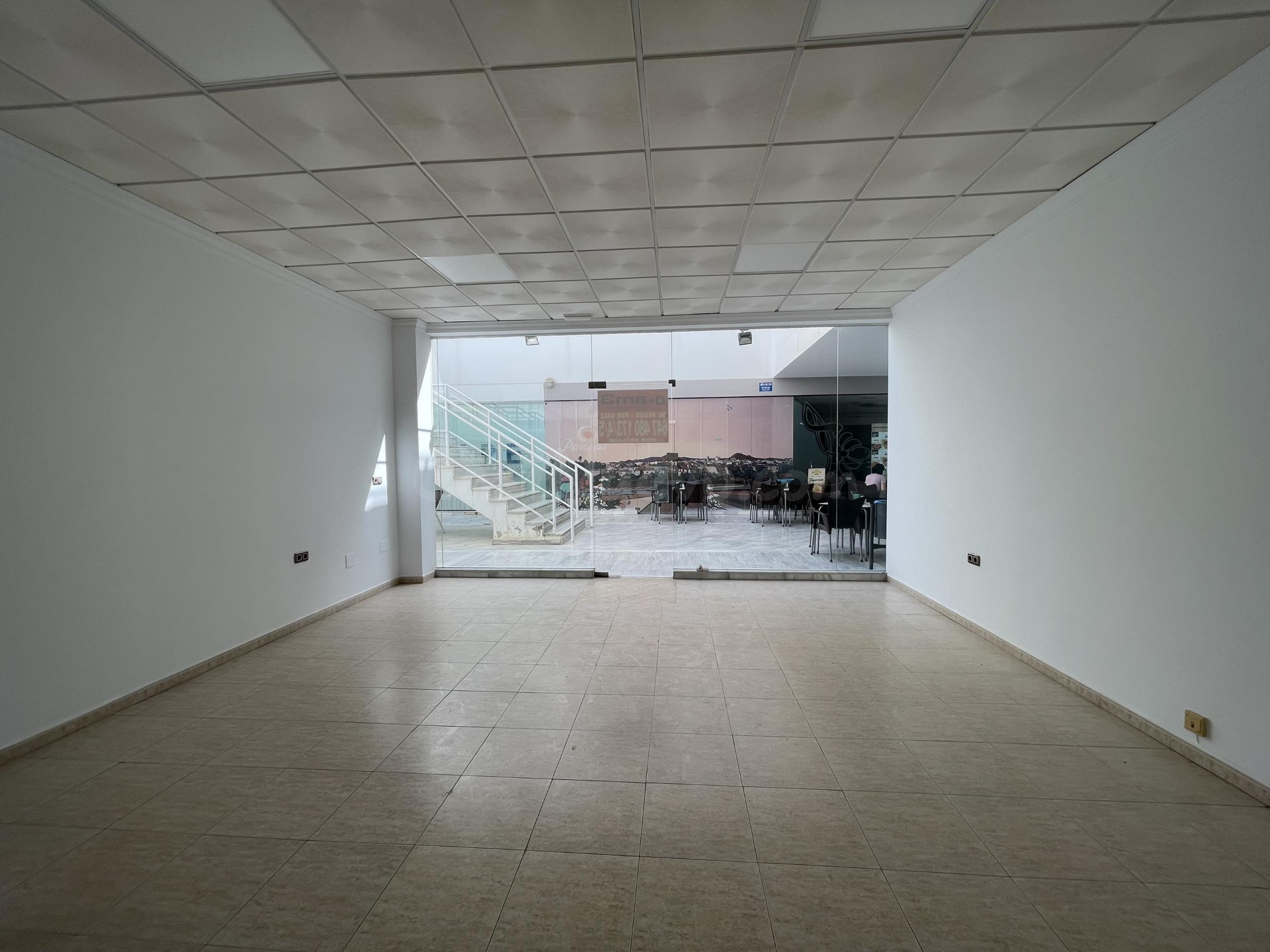 LOCAL COMERCIAL EN CENTRO DE VERA - foto 4