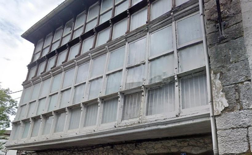 Oportunidad de Inversión: Amplio Piso Exterior en Ramales de la Victoria, Cantabria