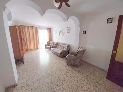 PISO DE TRES DORMITORIOS EN VENTA EN ESTEPONA
