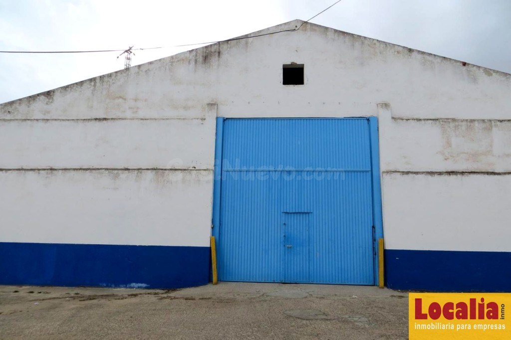 Amplia nave industrial para inversión, Valladolid