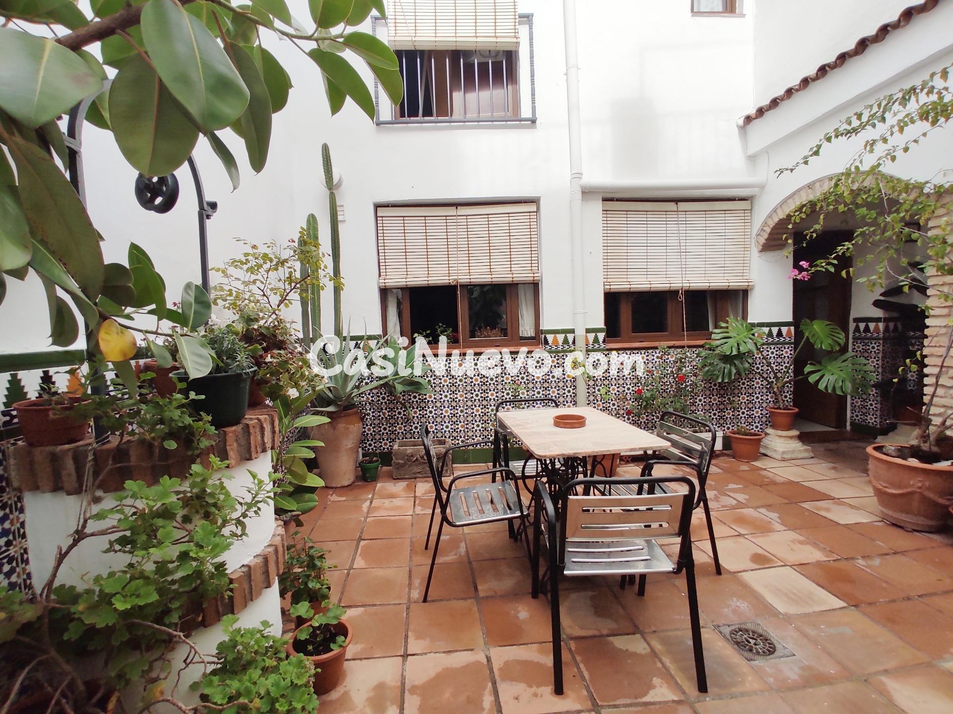"Tu Hogar Soñado en Santa Marina: Encanto y Tradición en el Corazón de Córdoba" posibilidad 2 casas independientes