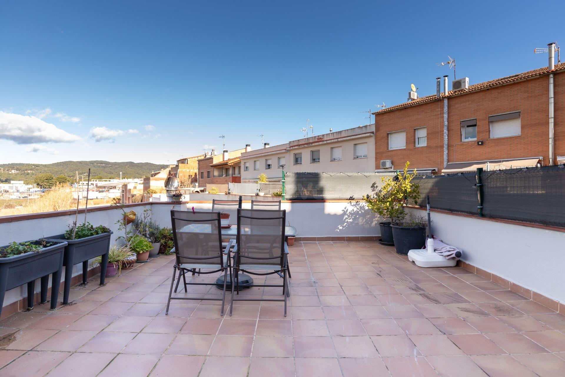 ESPECTACULAR TERRASSA AMB VISTES I GARATGE DOBLE
