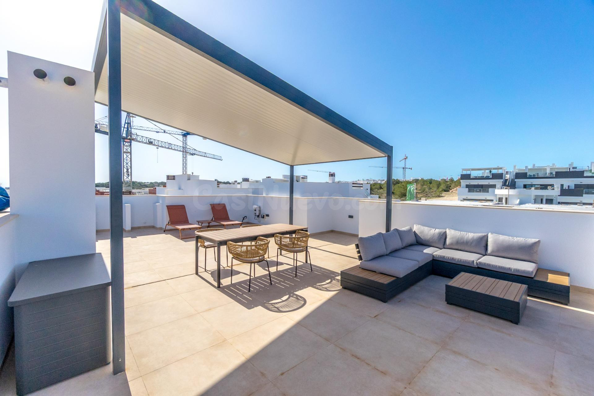 BUNGALOW DE 2-3 DORMITORIOS Y 2 BAÑOS EN TORREVIEJA (LOS BALCONES)