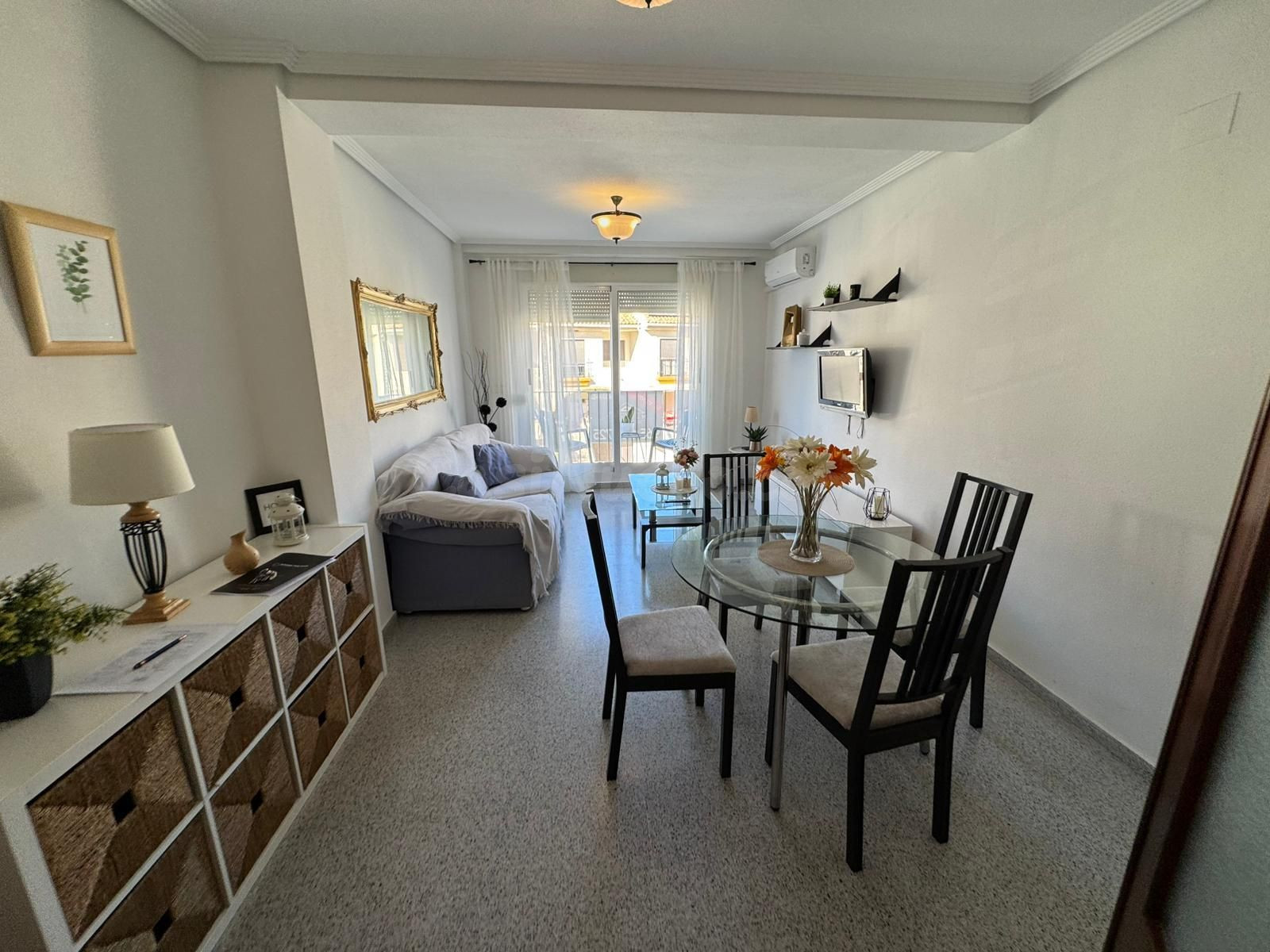 APARTAMENTO DE 3 DORMITORIOS Y 2 BAÑOS EN SAN MIGUEL DE SALINAS (ALICANTE)