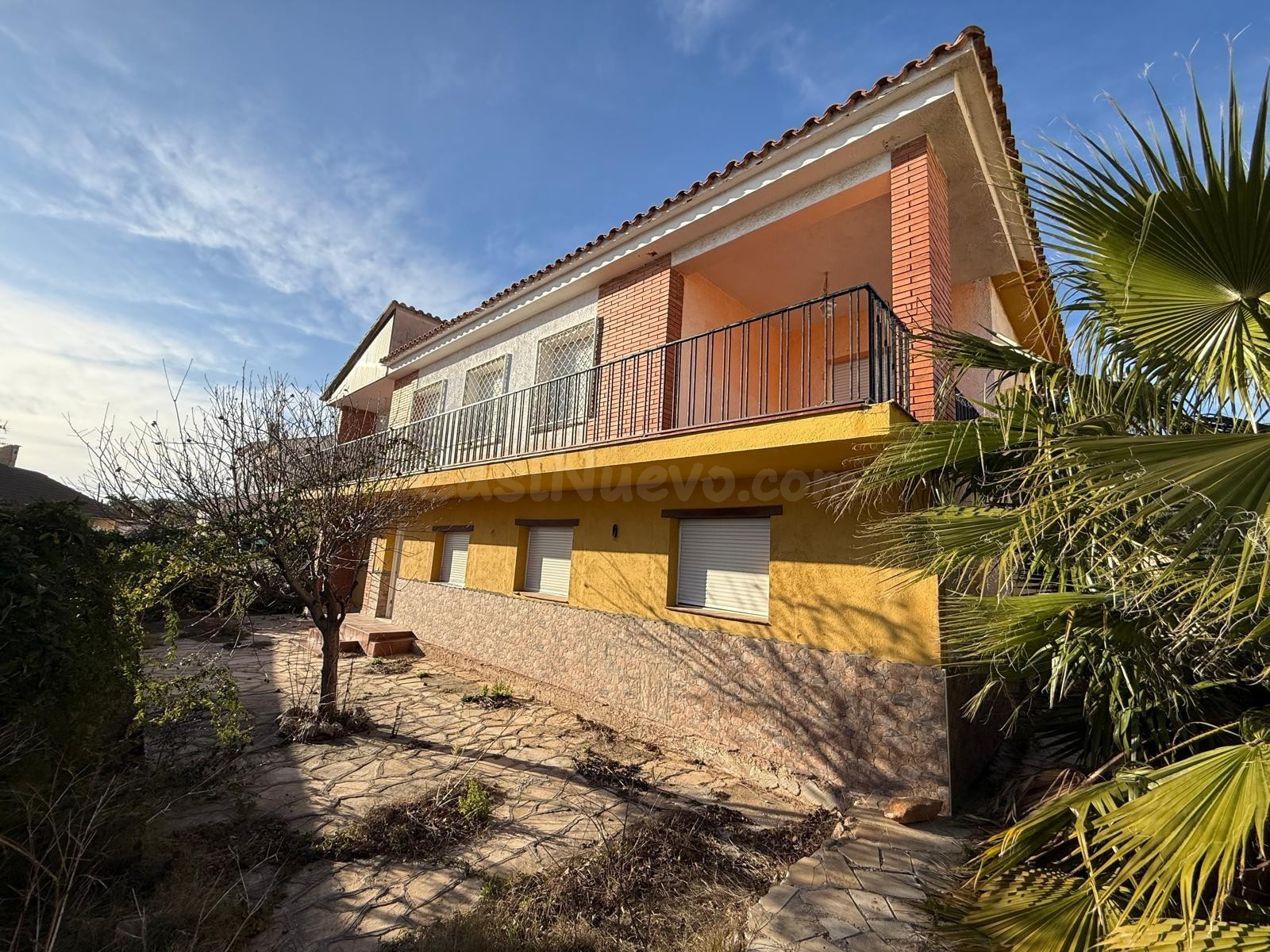 Chalet con dos viviendas independientes para rehabilitar en 