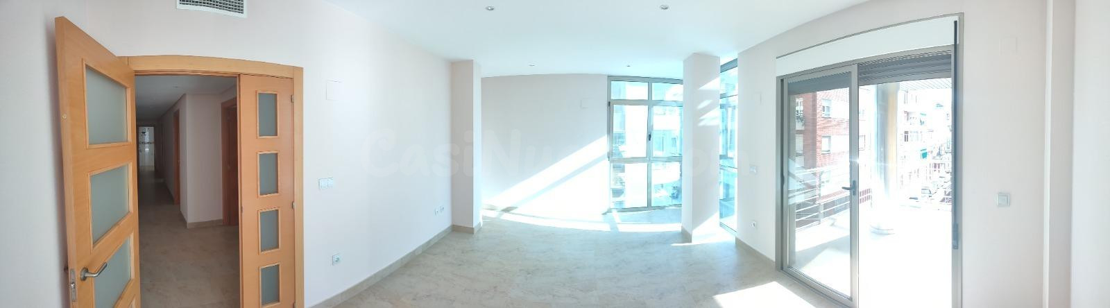 APARTAMENTO DE 3 HAB Y 2 BAÑOS CON GARAJE EN EL CENTRO DE TORREVIEJA