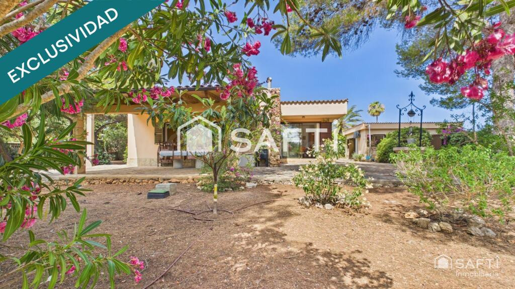 Acogedor Chalet urbano con un gran jardín en Calas de Mallor