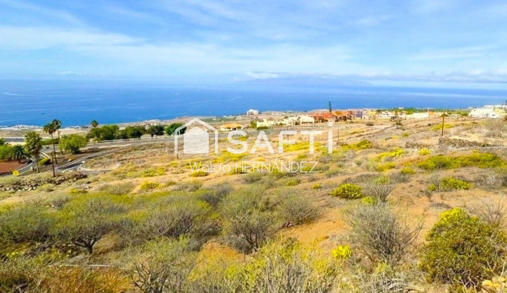 PARCELA RÚSTICA DE 15.249M2 CON VISTAS AL MAR EN ADEJE, TENERIFE.