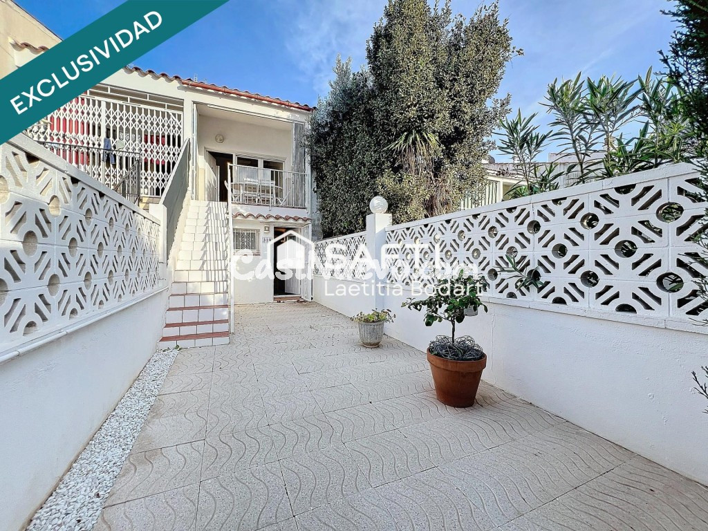 Casa adosada con gran garaje en Empuriabrava