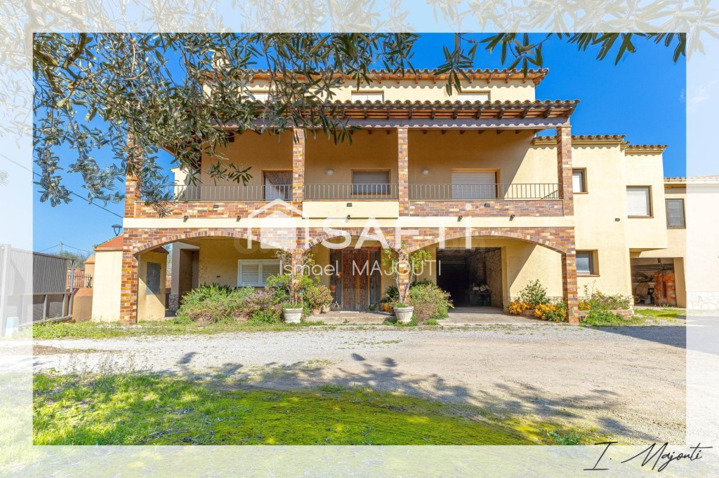 Encantadora casa de pueblo en Ullà.