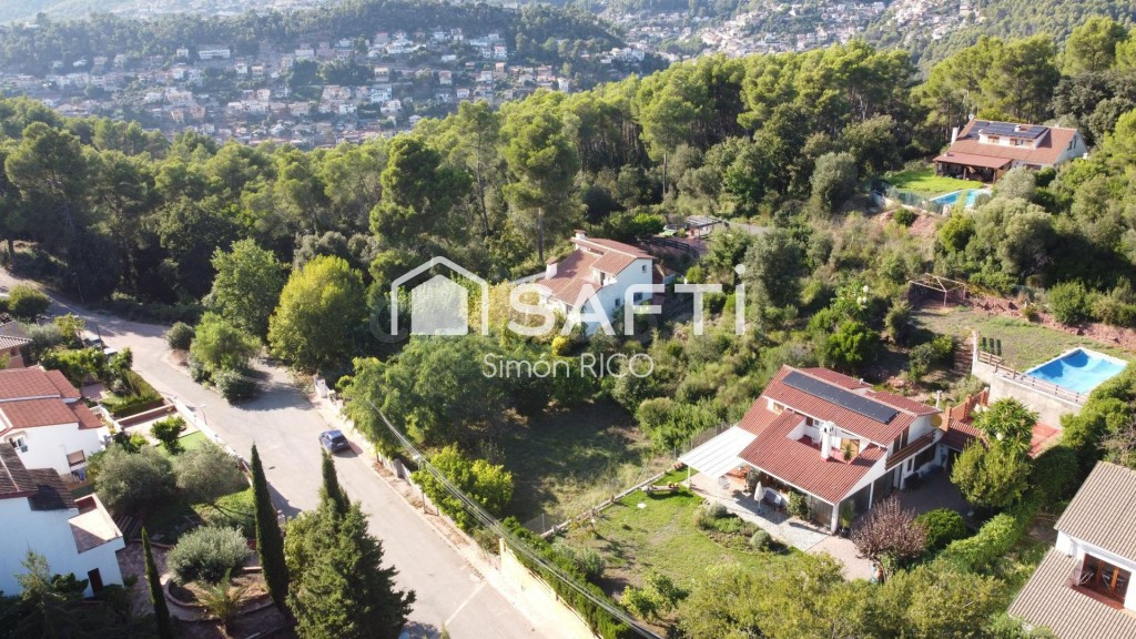 Terreno PLANO listo para construir en Cervelló