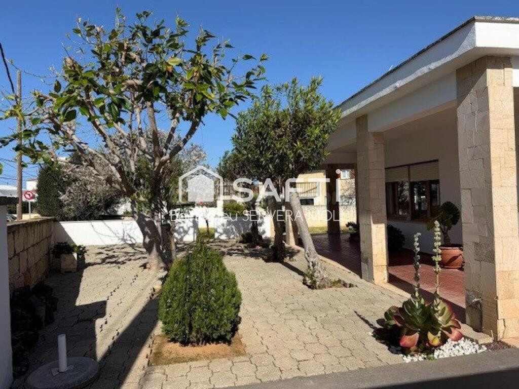 CHALET EXCLUSIVO CON JARDÍN Y TERRAZA CUBIERTA EN CIUTADELLA DE MENORCA