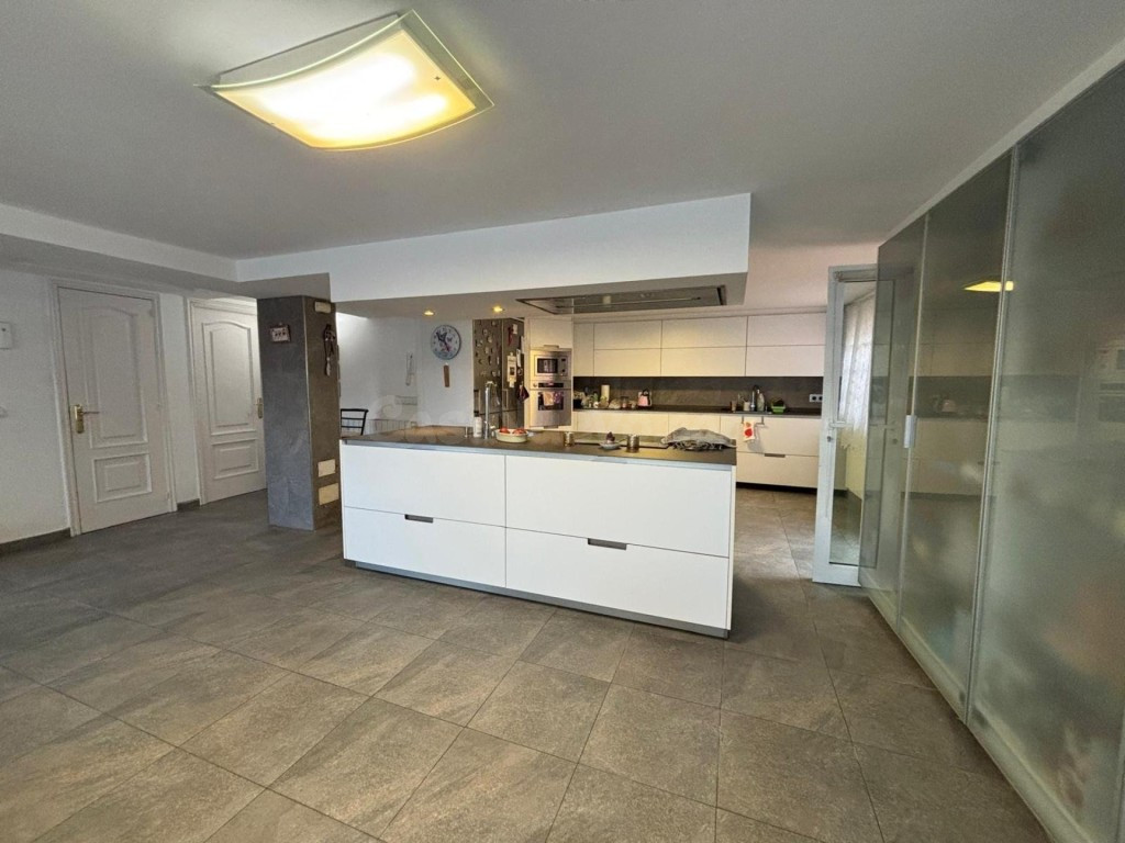SE VENDE IMPRESIONANTE CHALET CON VISTAS AL MAR EN PANXON -  - foto 2