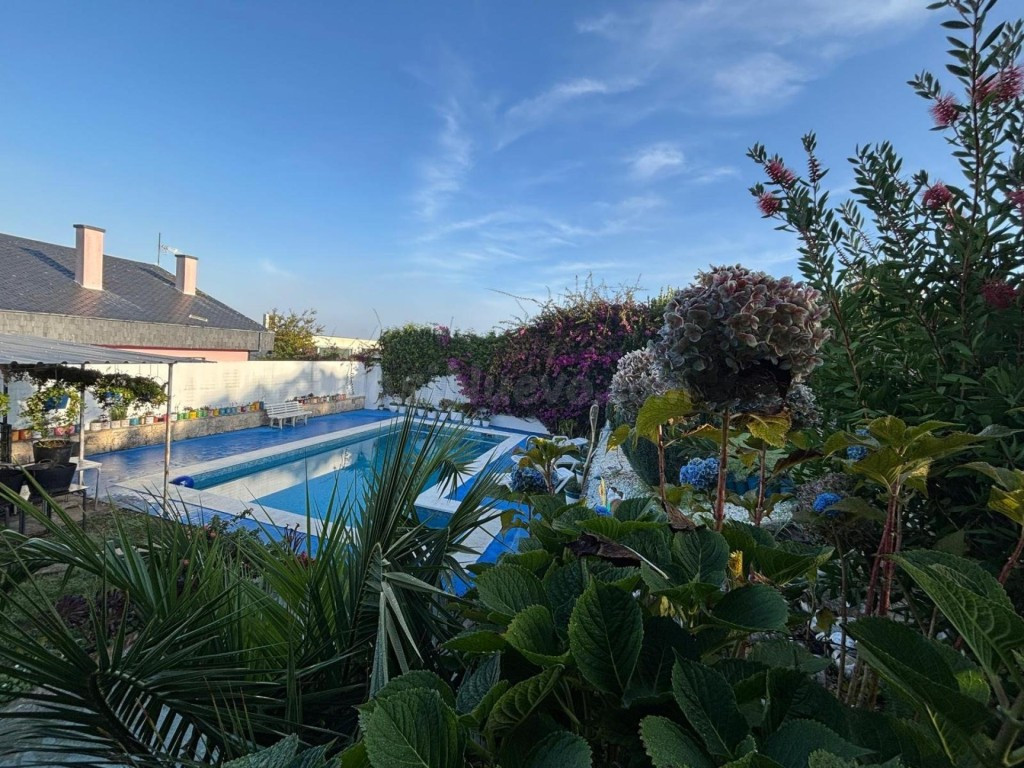 SE VENDE IMPRESIONANTE CHALET CON VISTAS AL MAR EN PANXON -  - foto 3