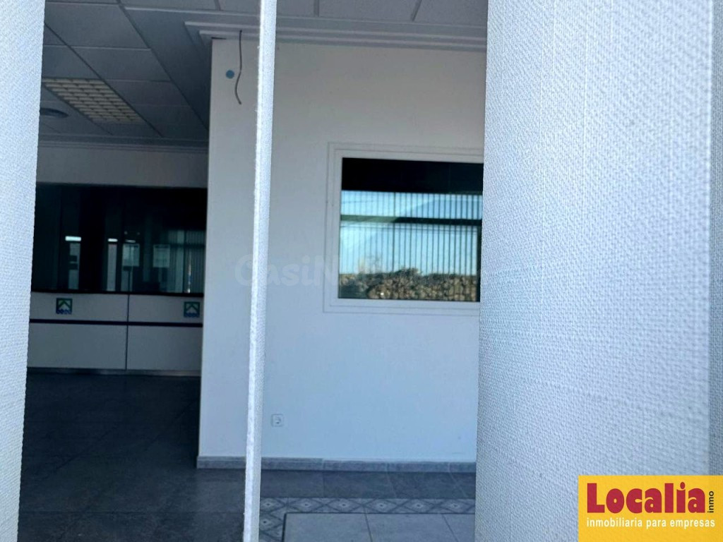 Venta de local comercial en Santander.