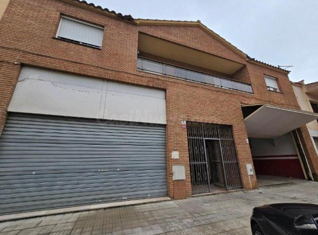 Chalet a la venta de 349 m2 en Reus, Tarragona - foto 2